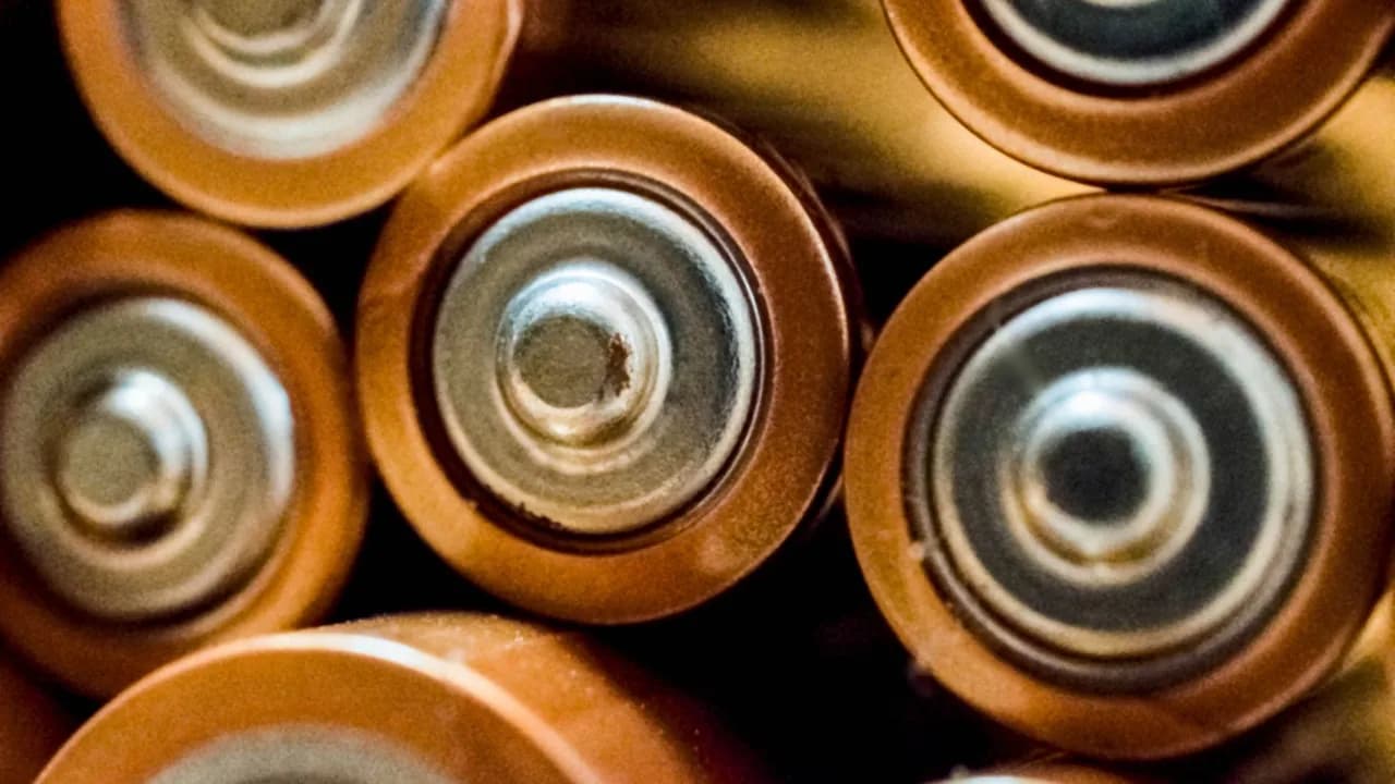 LiFePO4 против AGM и геля: какой аккумулятор брать в 2026