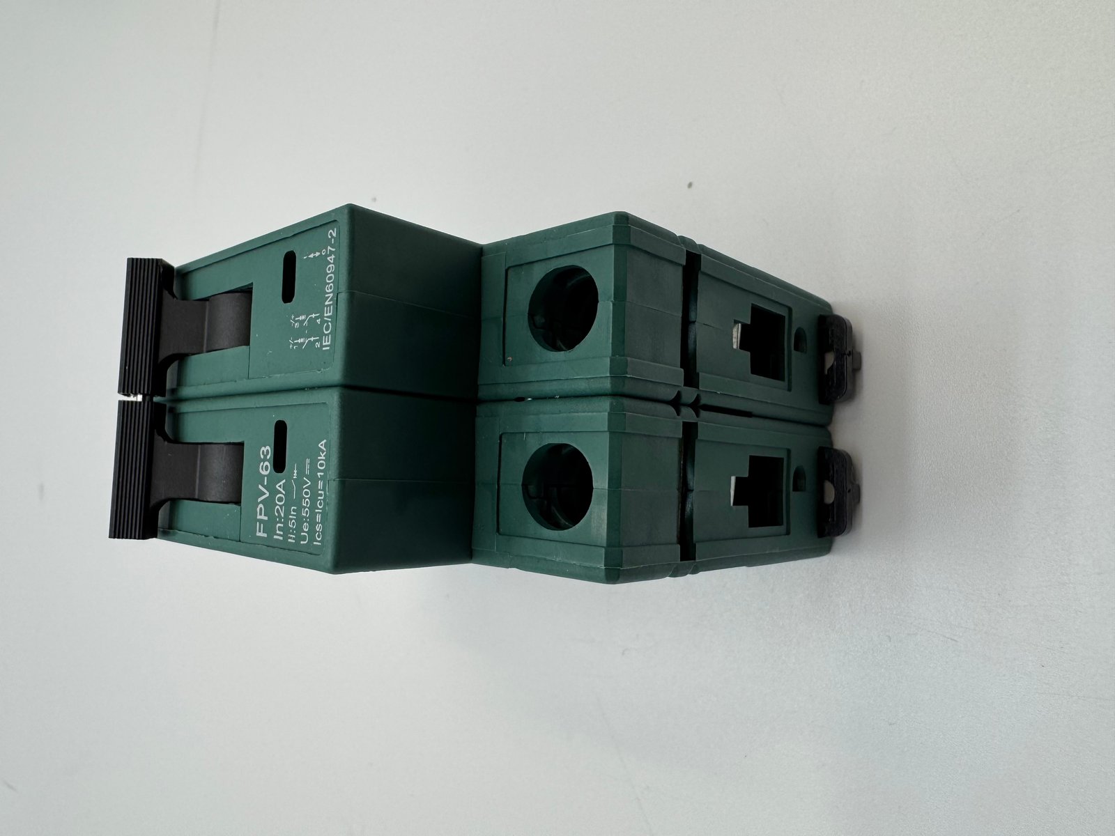 Автомат защиты постоянного тока FPV-63 2P 20A 550V