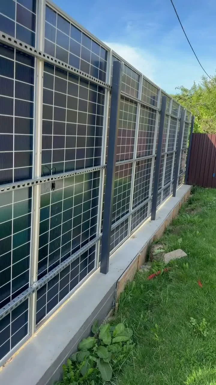 Солнечный забор из вертикальных двусторонних панелей — объект SmartEnergy в Беларуси